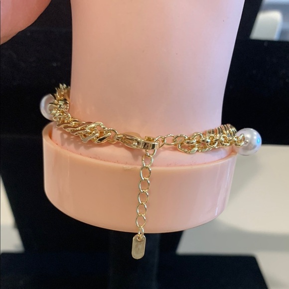 Gold Charm Bracelet with Butterfly and Heart - Picture 6 of 8